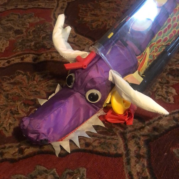 Dragon kite 3 dimensional ready to fly 67” over 5 foot wingspan - Picture 2 of 9